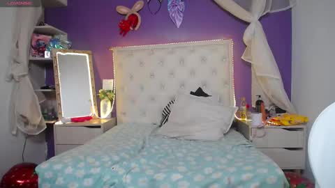 Snapshot of ingrid_casas chatting on 03.03.25 Ingrid petite online show from 03.03.25