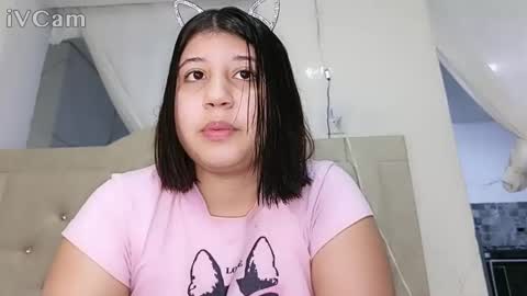 Snapshot of inid_sinclair chatting on 11.20.25 inid_sinclair online show from 11.20.25