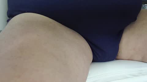 Hanging Out online show from 01.18.25