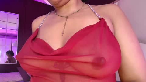 Snapshot of inndrahot chatting on 09.30.25 Indra online show from 09.30.25