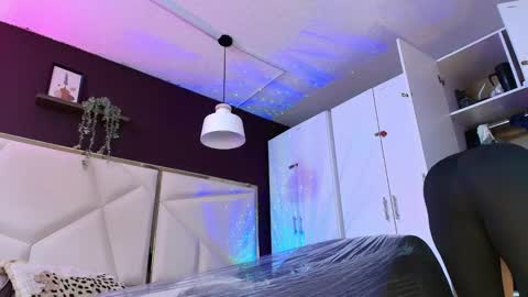 Snapshot of inndrahot chatting on 11.02.25 Indra online show from 11.02.25