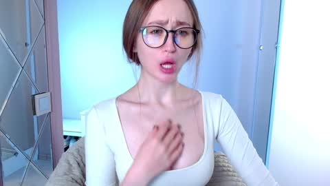 Lina online show from 12.10.24