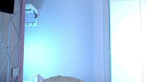 Lina online show from 12.19.24