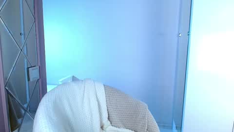 Lina online show from 02.14.25