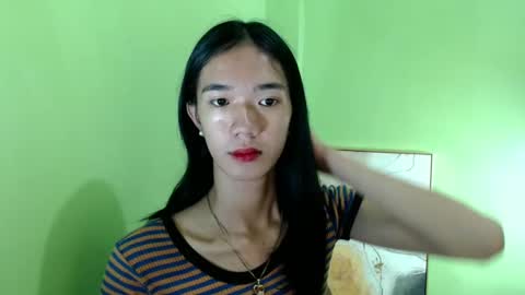 Snapshot of innocent_reign69 chatting on 02.19.25 Reign online show from 02.19.25