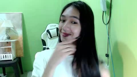 Snapshot of innocent_reign69 chatting on 09.22.25 Reign online show from 09.22.25