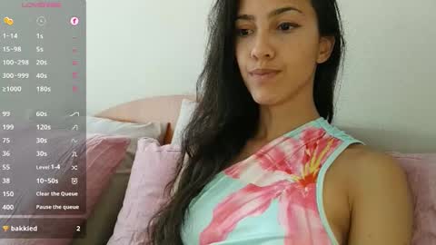 Laroa online show from 09.28.25