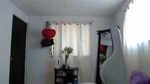 Snapshot of inocentheaven chatting on 12.12.24 Celeste online show from 12.12.24