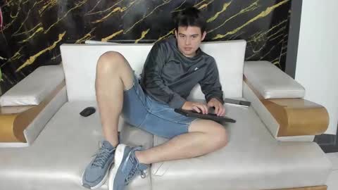 Snapshot of invincible200 chatting on 09.13.25 invincible200 online show from 09.13.25