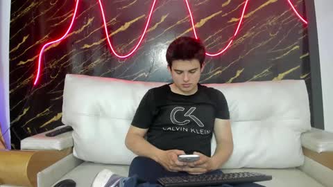 Snapshot of invincible200 chatting on 09.17.25 invincible200 online show from 09.17.25