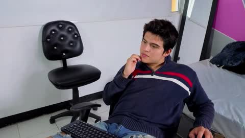 Snapshot of invincible200 chatting on 10.09.25 invincible200 online show from 10.09.25