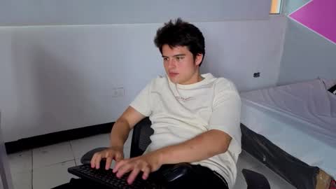 Snapshot of invincible200 chatting on 10.10.25 invincible200 online show from 10.10.25