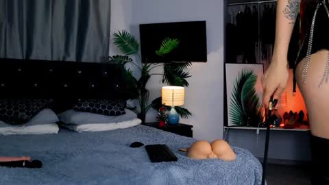 inviting_tina online show from 12.20.24