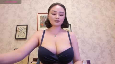 Snapshot of iolantthe chatting on 02.12.25 Iolanthe online show from 02.12.25
