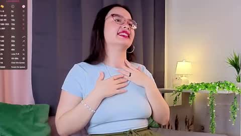 Mia online show from 09.17.25