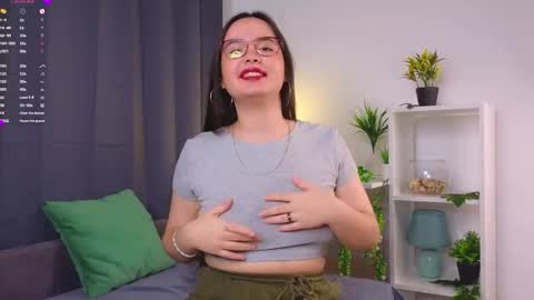 Mia online show from 09.24.25