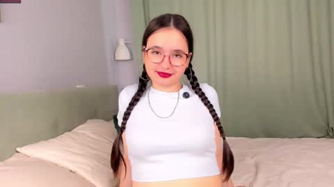 Mia online show from 10.02.25