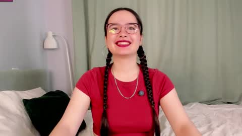 Mia online show from 10.03.25