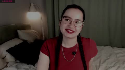 Mia online show from 10.13.25