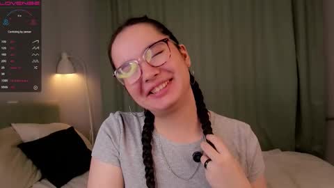 Mia online show from 10.15.25