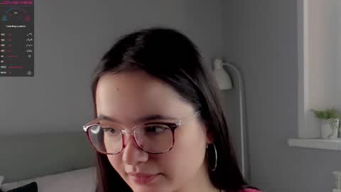 Mia online show from 10.17.25