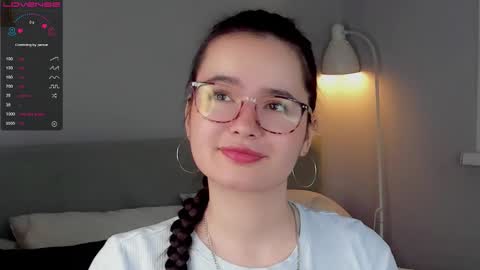 Mia online show from 10.18.25