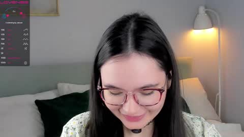 Mia online show from 10.21.25