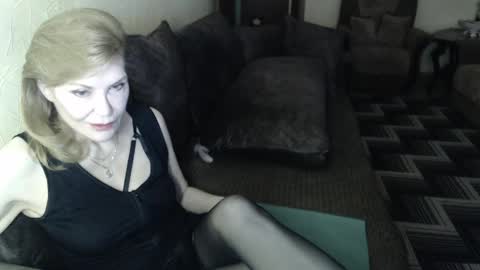 irenalegs online show from 04.21.26