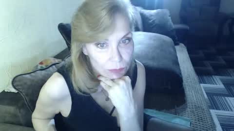 irenalegs online show from 04.28.26