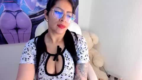 Snapshot of irene_casas chatting on 09.12.25 Irene Casas online show from 09.12.25