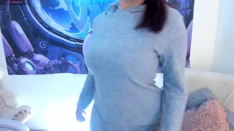 Snapshot of irene_casas chatting on 10.23.25 Irene Casas online show from 10.23.25