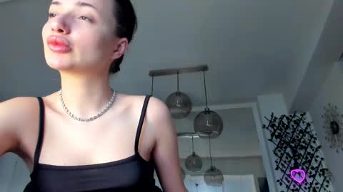 Ir s room online show from 03.06.25