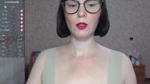 Snapshot of irenlarasani chatting on 09.20.25 IrenLarasani online show from 09.20.25