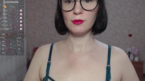 Snapshot of irenlarasani chatting on 09.26.25 IrenLarasani online show from 09.26.25