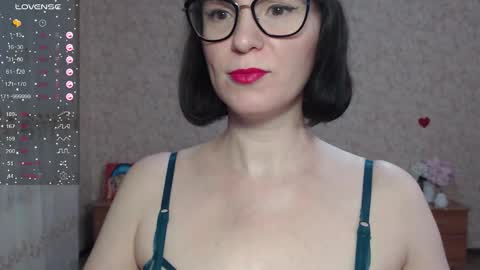 Snapshot of irenlarasani chatting on 10.02.25 IrenLarasani online show from 10.02.25