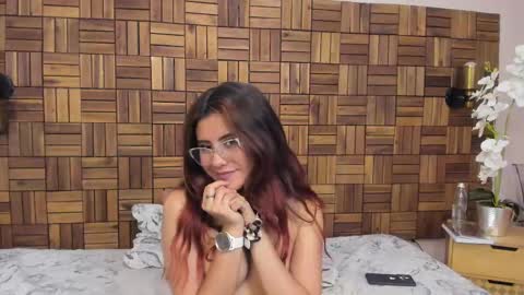 Iris Rosse online show from 01.09.25