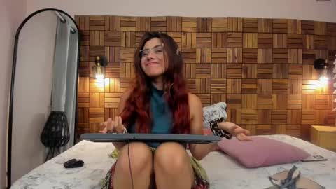 Iris Rosse online show from 01.14.25