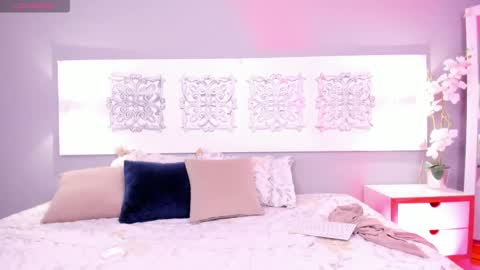 Iris Rosse online show from 09.24.25