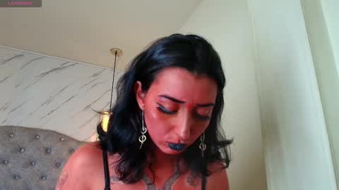 Snapshot of iris_77 chatting on 10.10.25 iris_77 online show from 10.10.25