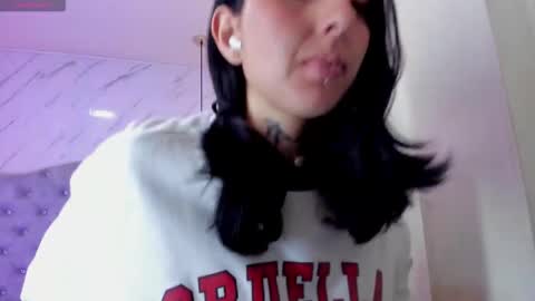 Snapshot of iris_77 chatting on 10.12.25 iris_77 online show from 10.12.25