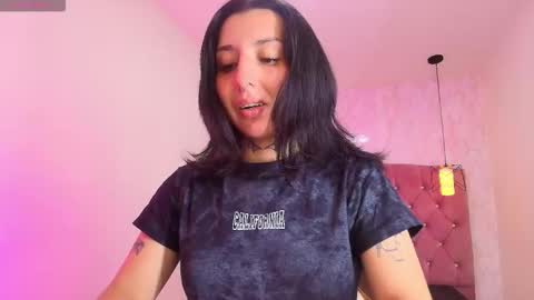 Snapshot of iris_77 chatting on 10.20.25 iris_77 online show from 10.20.25