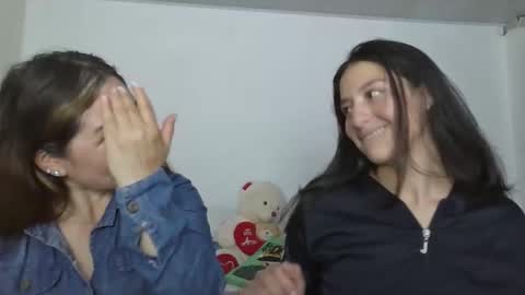 Snapshot of iris__sexy chatting on 03.11.25 angusdiabla online show from 03.11.25