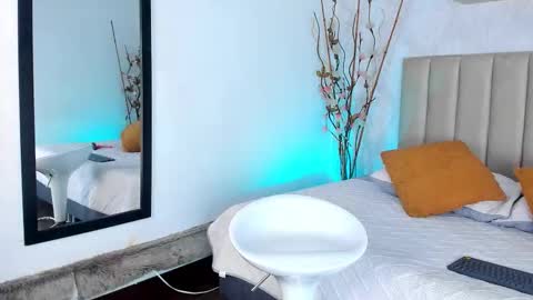 Queen Iris online show from 11.28.25