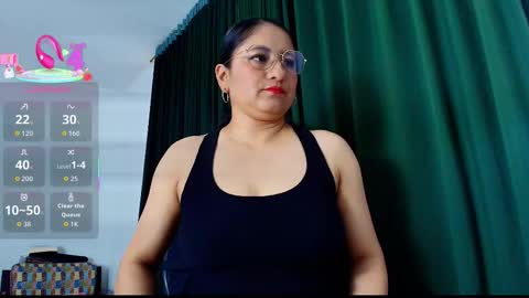 Snapshot of iris_blue_ chatting on 10.09.25 Iris  online show from 10.09.25