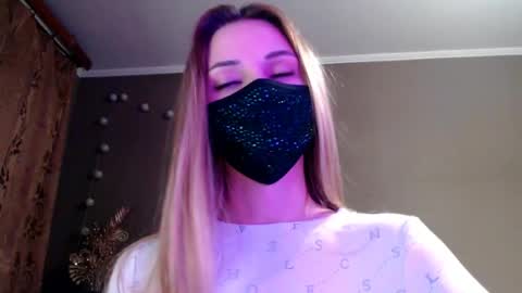 Lily online show from 04.15.26