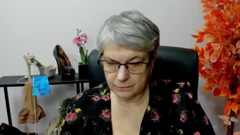 Snapshot of iris_xdesire chatting on 12.03.24 I R I S online show from 12.03.24