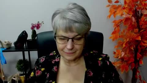 Snapshot of iris_xdesire chatting on 12.05.24 I R I S online show from 12.05.24