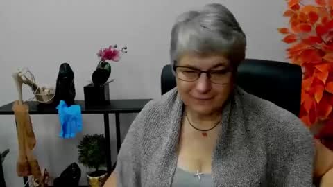 Snapshot of iris_xdesire chatting on 12.09.24 I R I S online show from 12.09.24