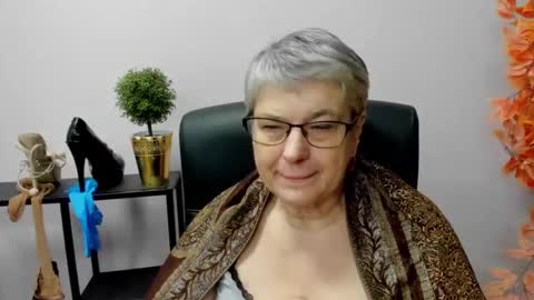Snapshot of iris_xdesire chatting on 01.02.25 I R I S online show from 01.02.25