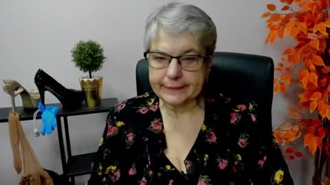 Snapshot of iris_xdesire chatting on 01.09.25 I R I S online show from 01.09.25
